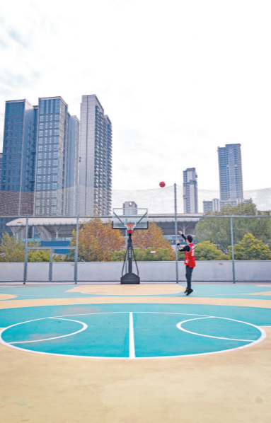 武汉地铁首个体育场馆正式开放